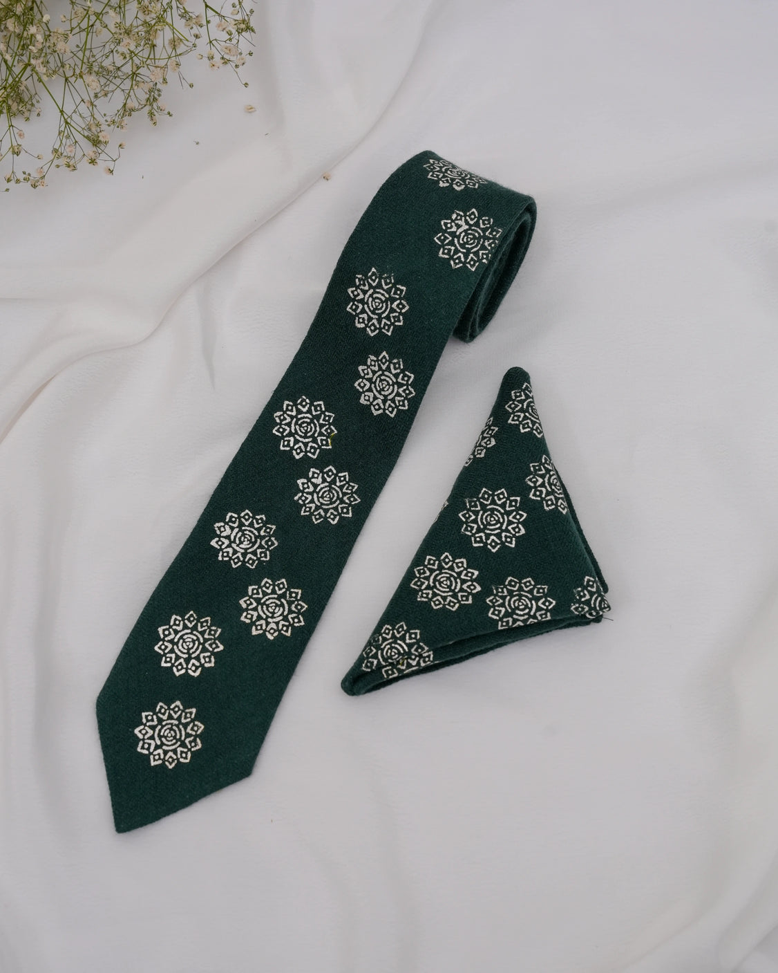 Pure Pashmina Green Tie & Pocket Square Set