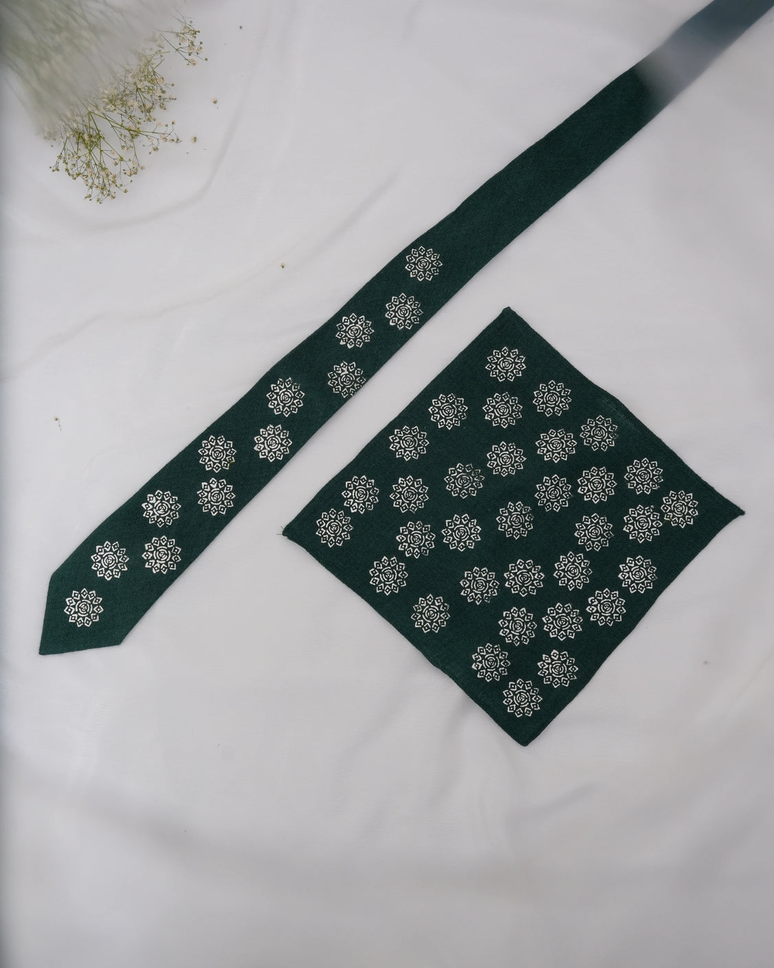 Pure Pashmina Green Tie & Pocket Square Set