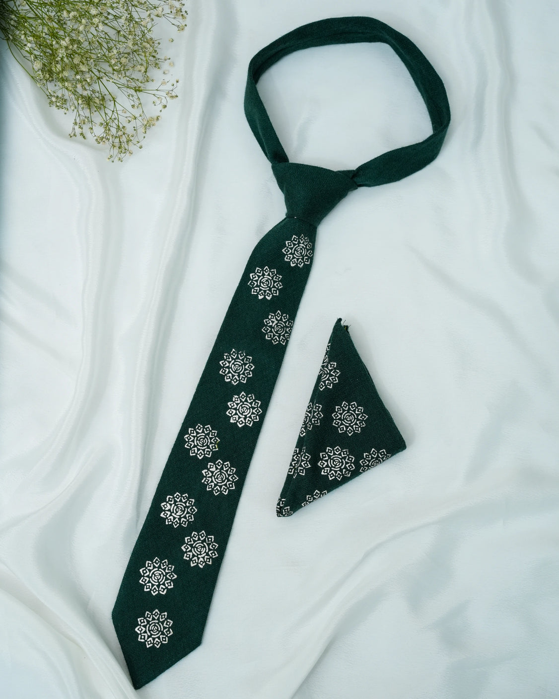 Pure Pashmina Green Tie & Pocket Square Set